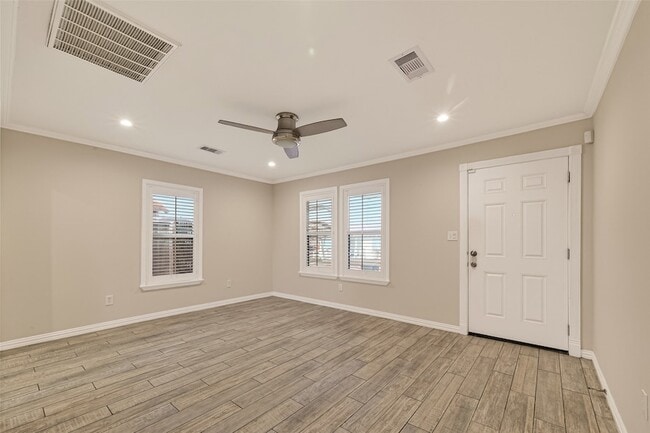 Photo - 5721 Sylvia Dr