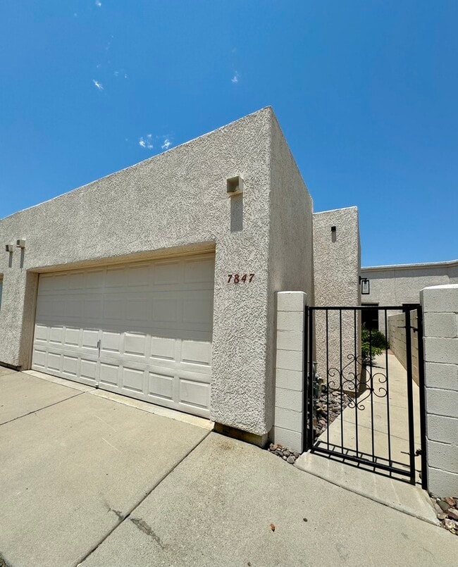 Photo - FOR RENT