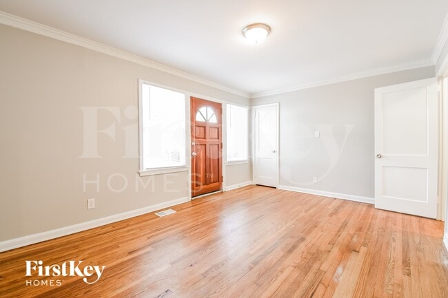 Photo - 718 Pegg Rd SW