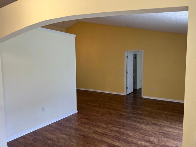 Photo - 260 Mirage Ave SE