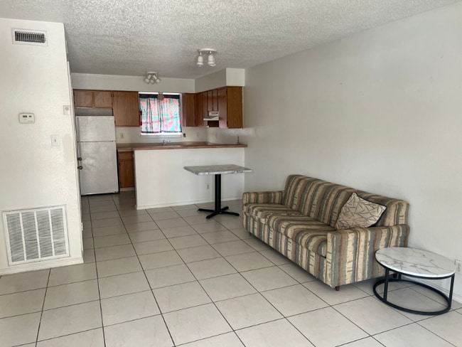 Building Photo - 820-820 N 26th St Rental