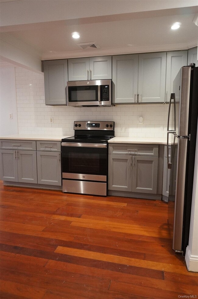 Photo - 526 E 148th St