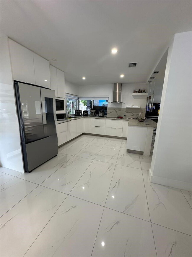 Photo - 6951 Miami Lakeway