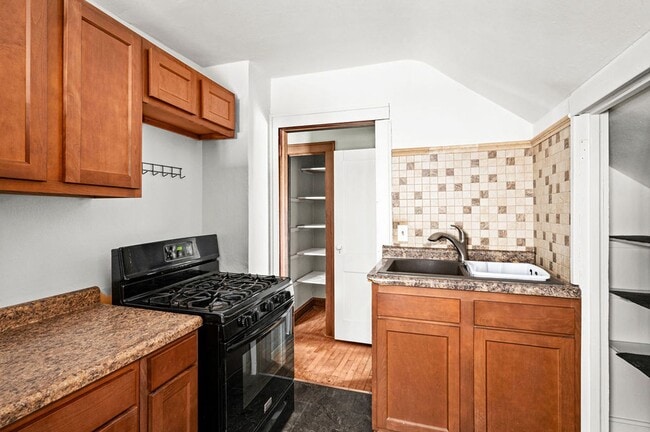 Photo - 16 W 9th St Unidad Upper