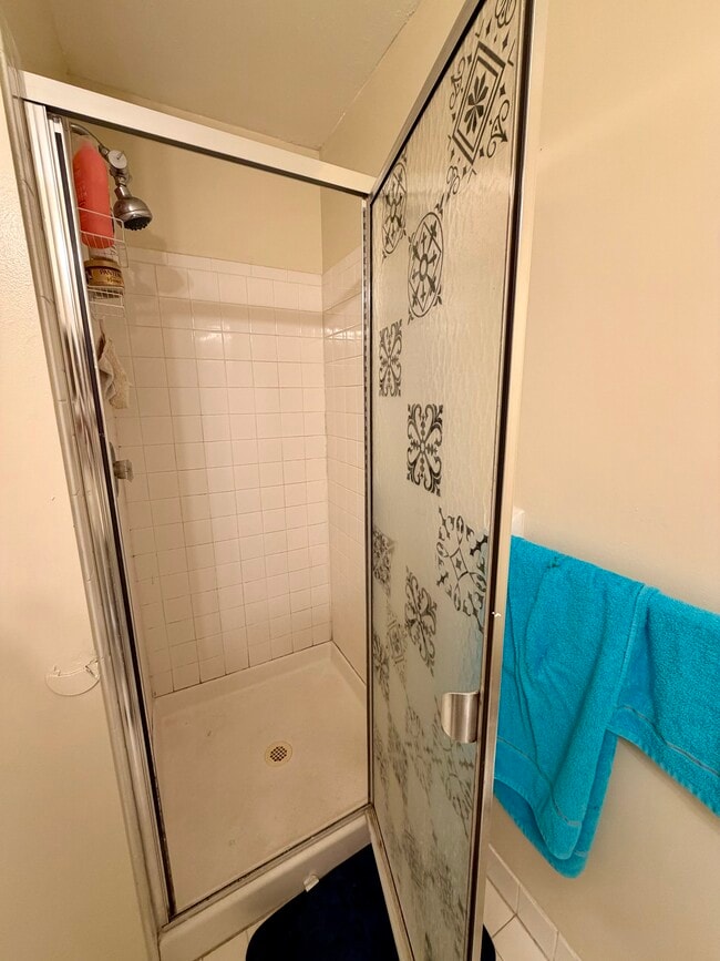 Full Bathroom 2 - 173 Prestwick Way Unit 173