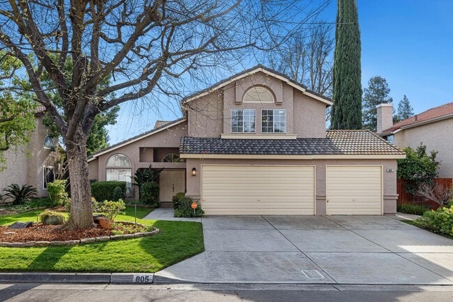 Building Photo - Stunning 4 Bedroom 2.5 bath in Woodward Park area!