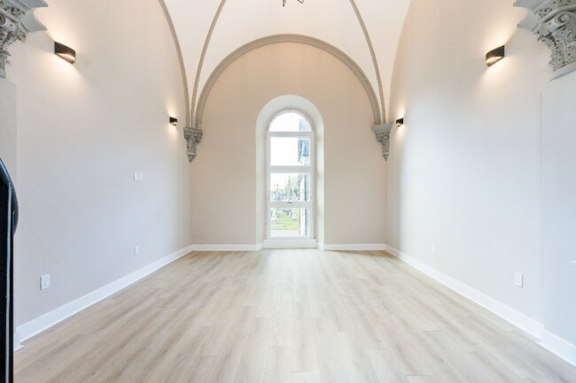 Photo - 1030 N 48th St Unidad C209