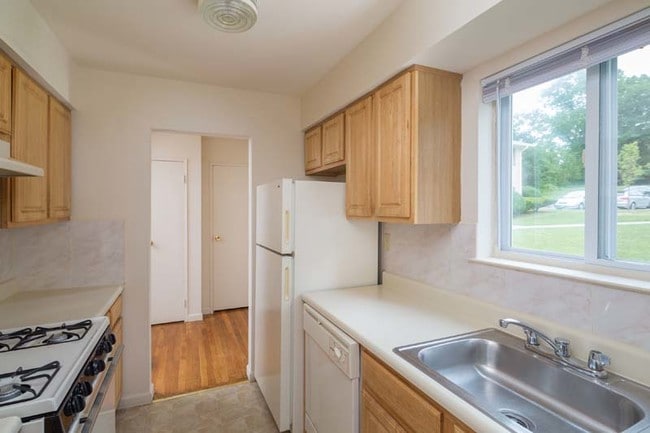 Photo - Redstone Gardens