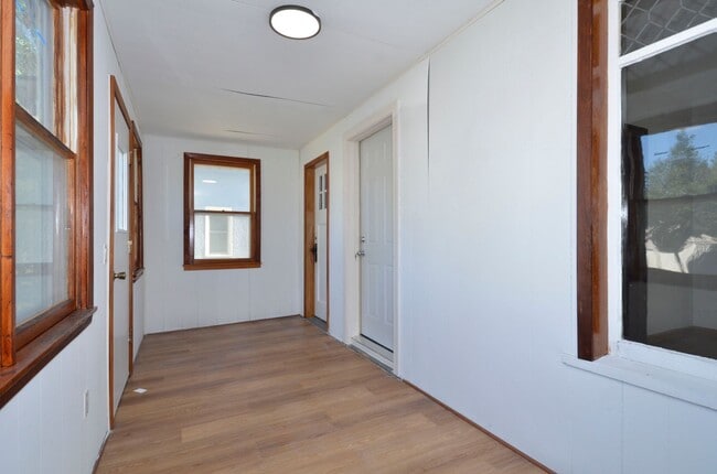 Photo - Beautiful Updated 5-Bed 2-Bath Home in NE Minneapolis!