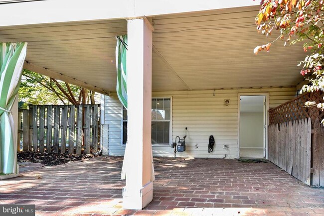 Building Photo - 20372 Burnley Square Rental