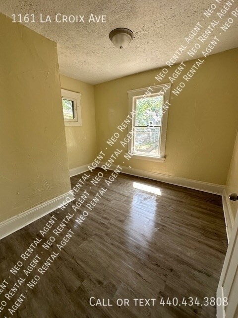 Photo - 1161 La Croix Ave