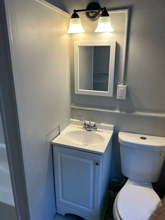 Recently Renovated 3 BR, 1 Bath Norristown... - Recently Renovated 3 BR, 1 Bath Norristown... Casa