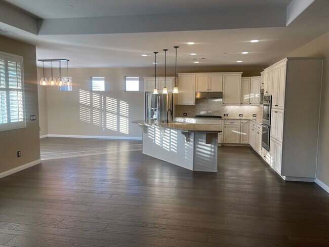 Photo - LIKE NEW WINDERMERE SEVEN OAKS HOME - READ...