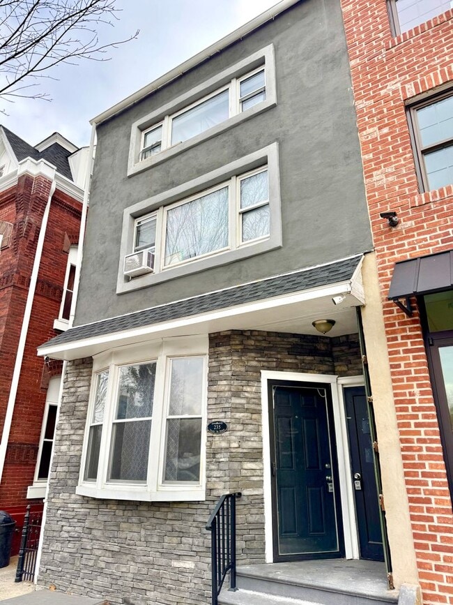 Building Photo - 235 N 7th St Unit 235-1