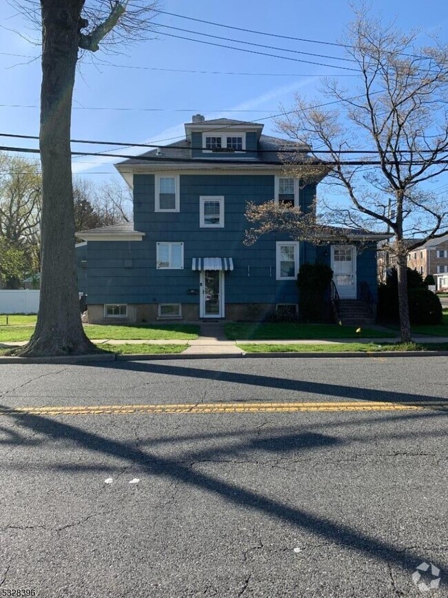 Building Photo - 647 Godwin Ave Rental