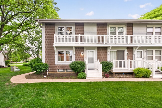 Building Photo - 212 Amherst Ct
