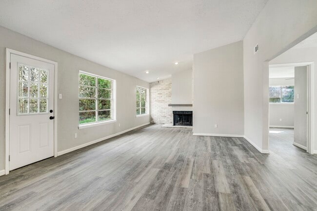 Photo - 2071 Delphi Ln