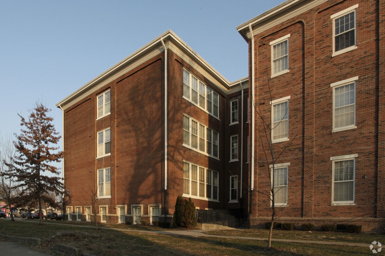 Roosevelt Apartments - Roosevelt Apartments