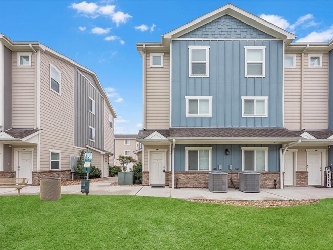 Building Photo - 21155 Gosling Rd Unit 29-B Rental