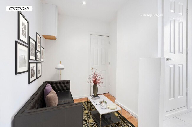 Photo - 242 E 10th St