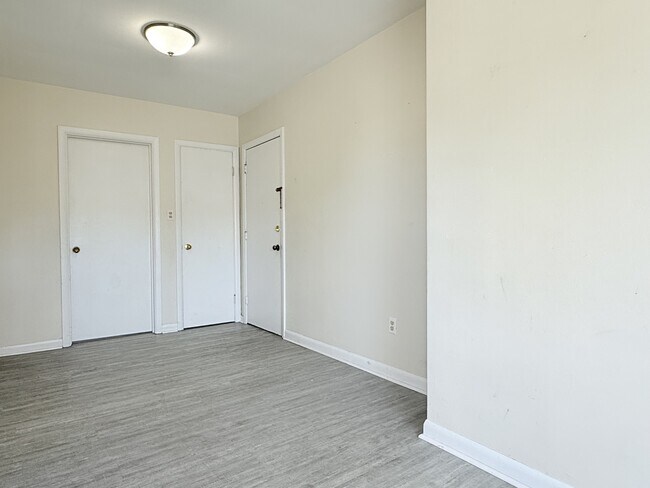 Photo - 1590 Ouellette Ave Unit 301