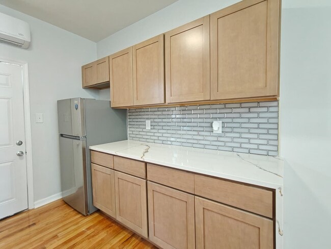 Photo - 344 N Redfield St