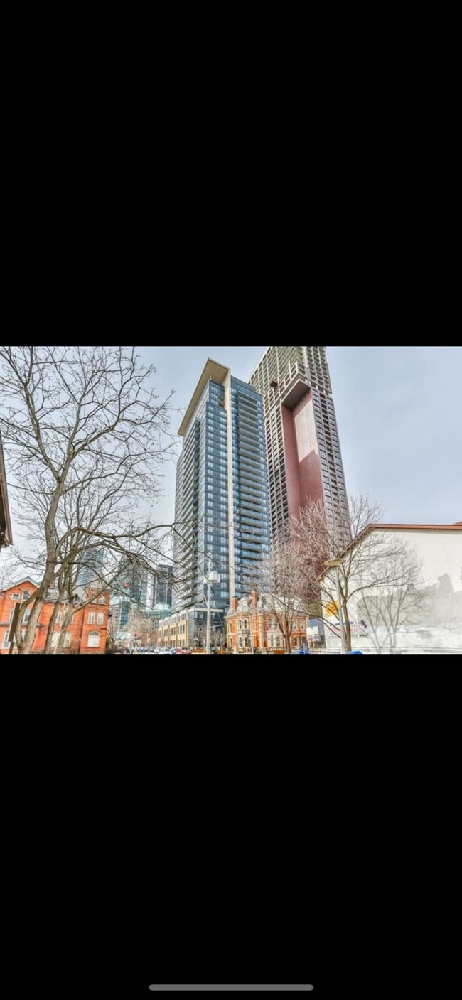 Building Photo - 28 Linden St Unit 709