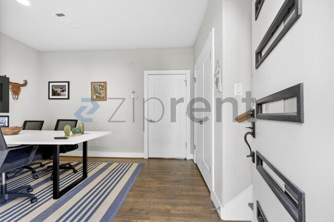 Photo - 4906 Live Oak St