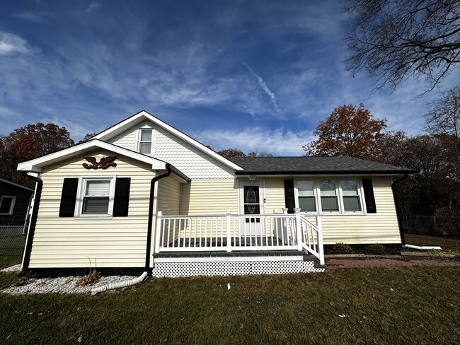 Photo - 1294 Landis Ave House