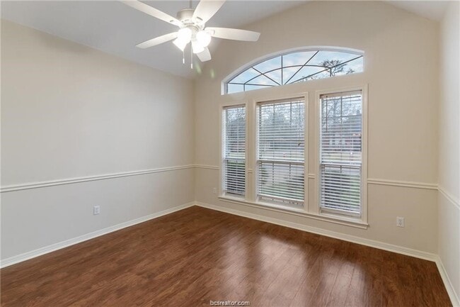 Photo - 4709 Shoal Creek Dr