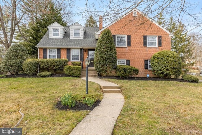 Building Photo - 235 Prospect Dr