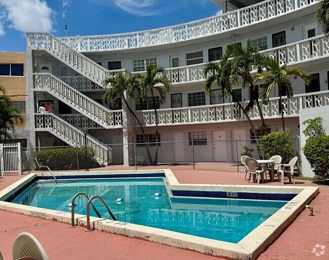 Building Photo - 11 SW 52nd Ave Unit 6A Rental