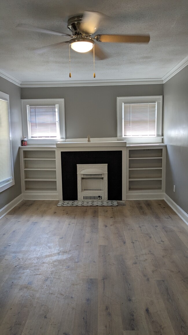 Photo - 1916 E 55th St