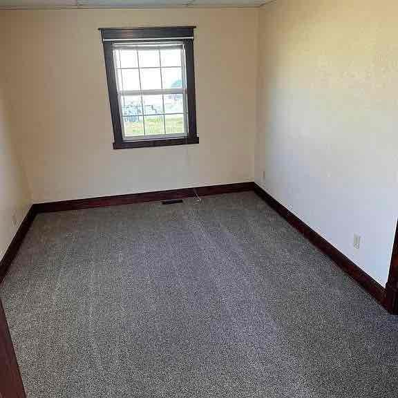 Photo - 700 S Main St