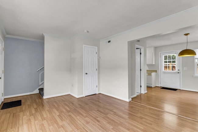 Photo - 415 Parkdale Dr