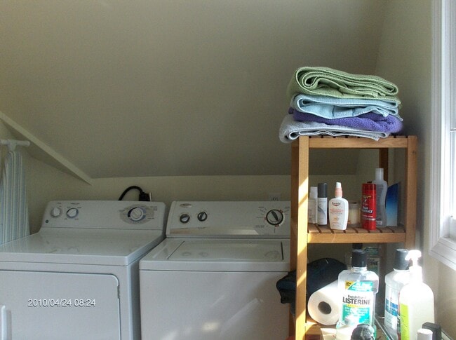 Photo - 72 Nash St Unit 2