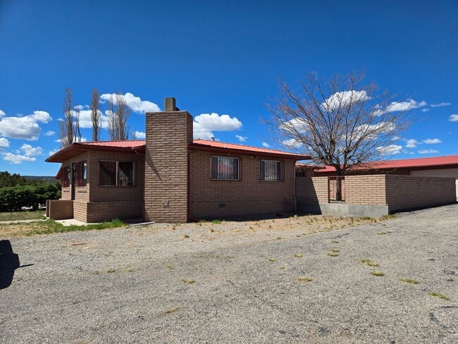 Building Photo - Spacious 3- Bedroom 3-Bathroom in Thoreau Rental