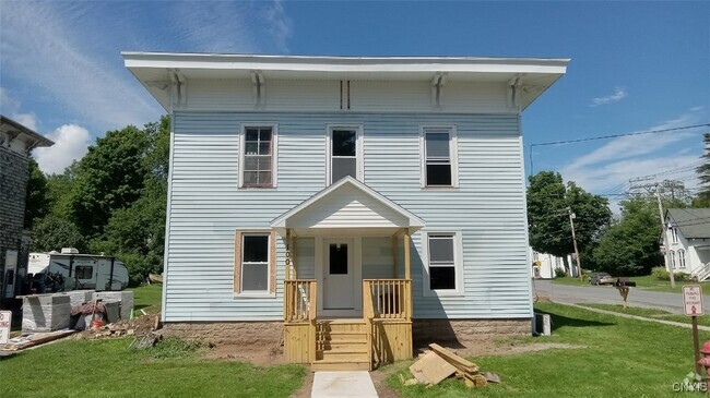 Building Photo - 100 Main St Rental