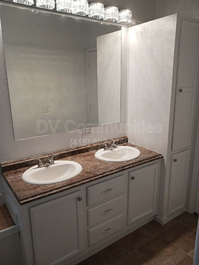 Photo - 52145 Dustan Rd