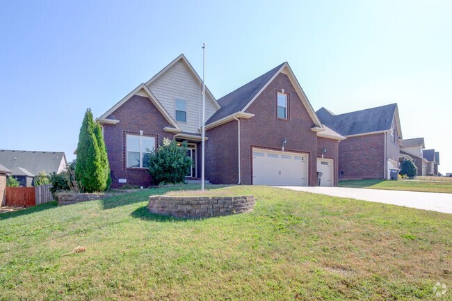 Building Photo - HUGE FRESH Executive home in Farmington