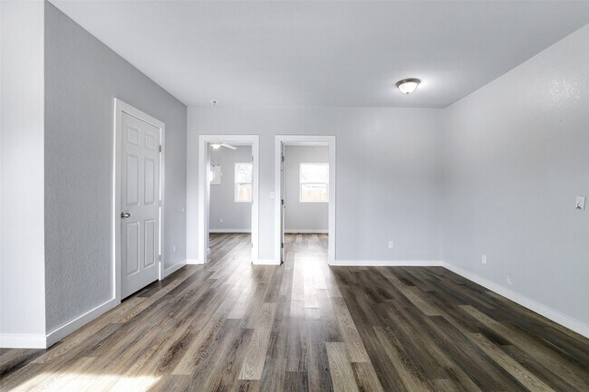 Photo - 438 S San Joaquin Ave