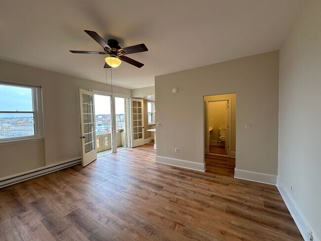 Photo - Mount Pleasant Studio Apartment W/Private ...