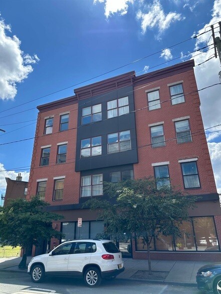 Photo - 349 3rd St Unidad 2A Rental