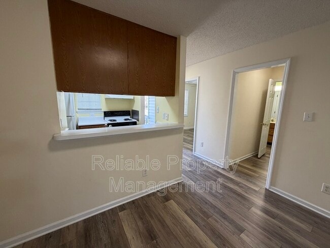 Photo - 381 S Moore St