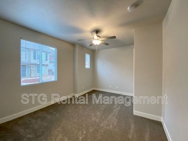 Photo - 438 N Stone Mountain Dr Unit A