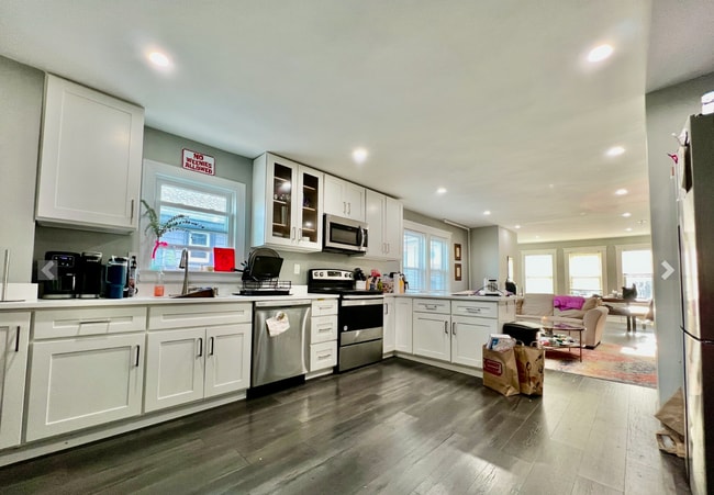 Photo - 159 Hillside St