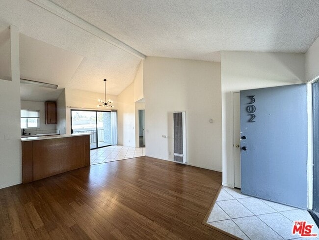 Photo - 1108 Termino Ave Condo