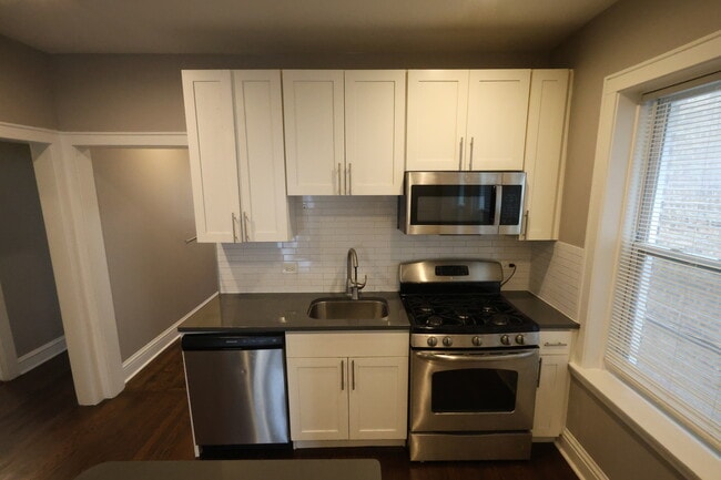 Photo - 5653 N Talman Ave Unidad 1