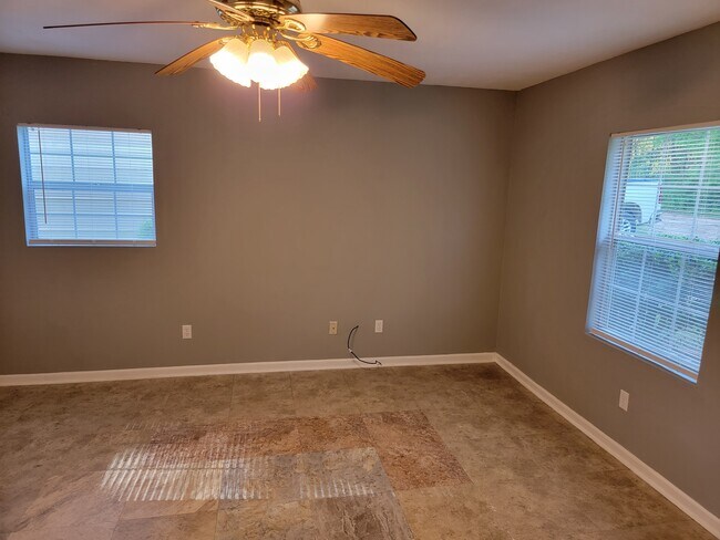 Living Room - 40 Private Road 1605