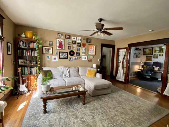 Building Photo - 2214 3rd St NE Unit 1 Rental